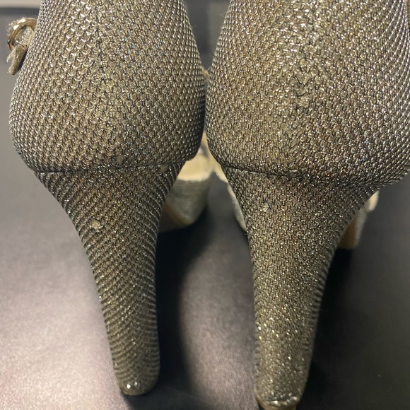 Anne Klein Silver sequins shoes size 11 - Picture 3 of 4